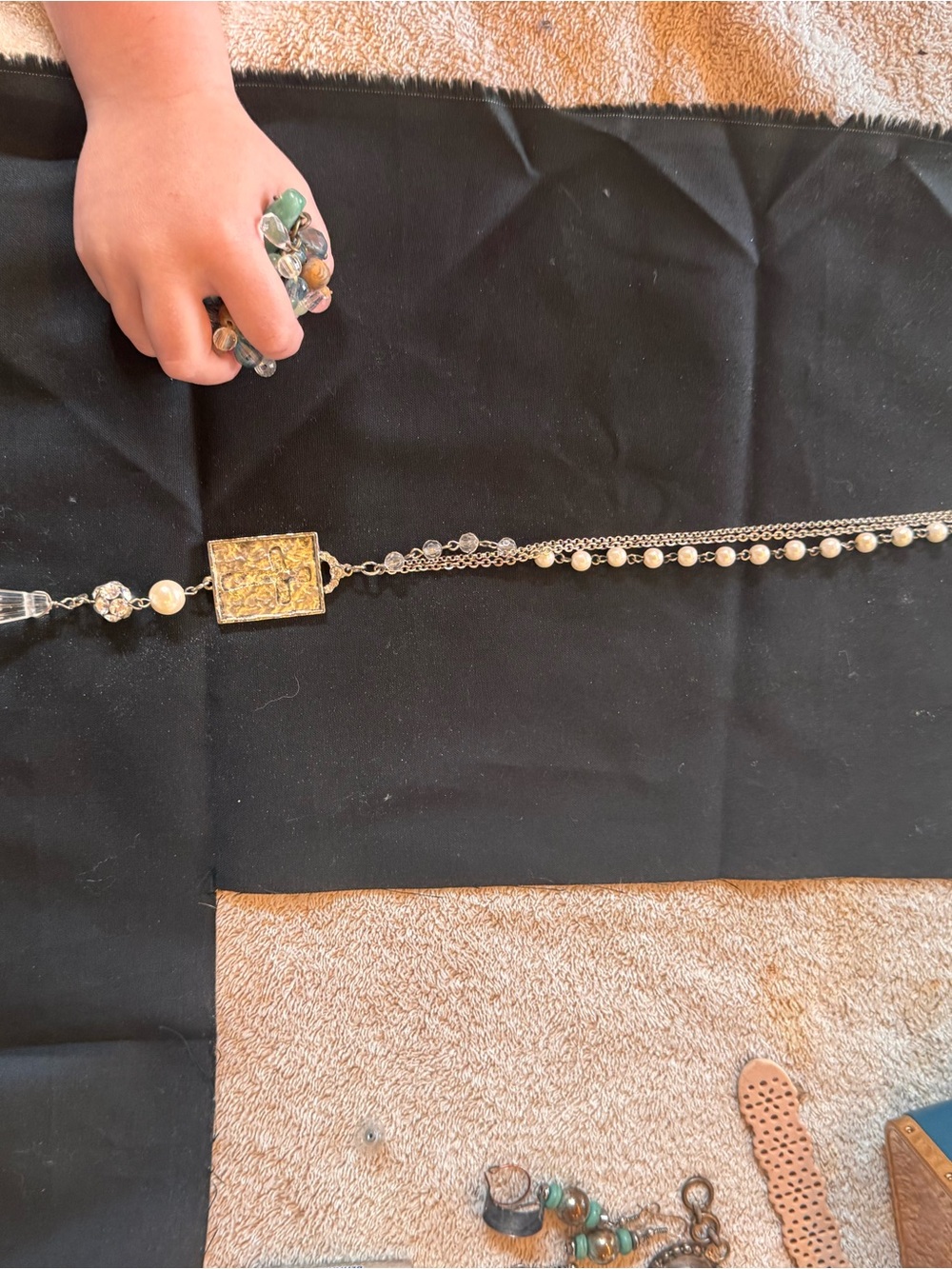 Vintage-Inspired Gold and Pearl Long Pendant Necklace